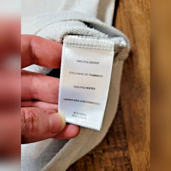 Lolë split back sweater - Picture 4 of 8